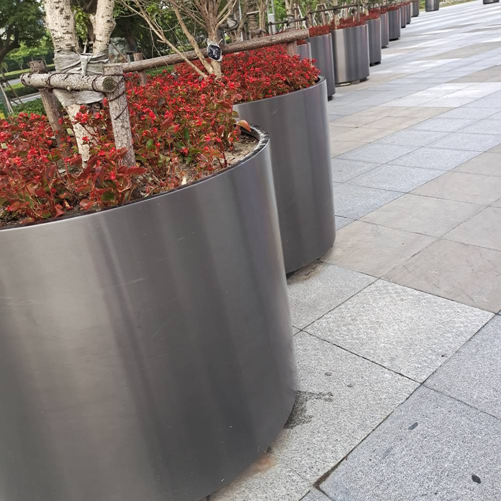 金属花池滚圆焊接安装加工各类非标金属花钵花箱弧形围边