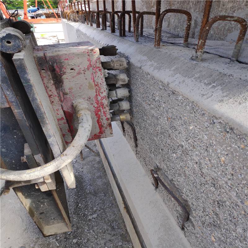 墙面混凝土打毛公路凿毛机墙面混凝土公路凿毛机