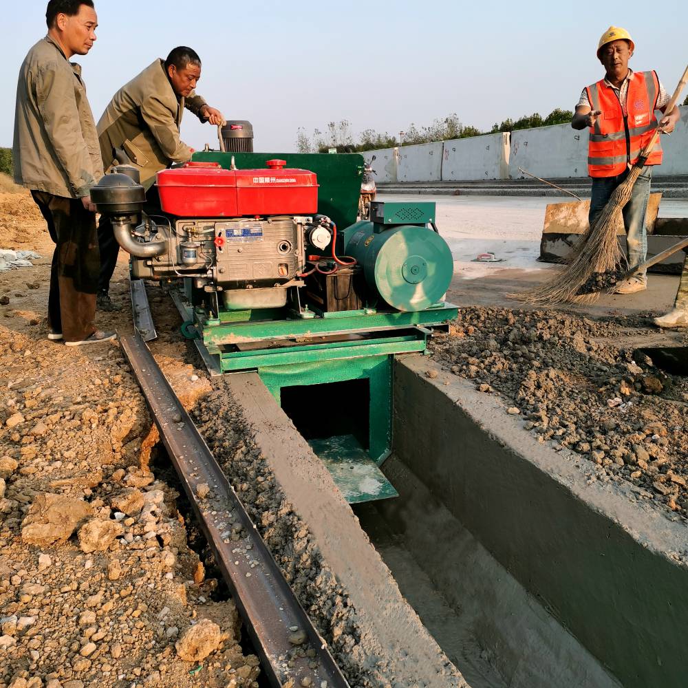 路肩石现浇机路肩摊铺机