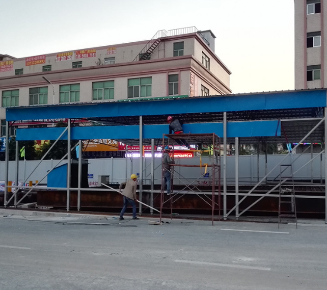 合肥工地用中铁可移动伸缩式钢筋加工棚弧形彩钢瓦料仓铁皮蓬砂石料挡