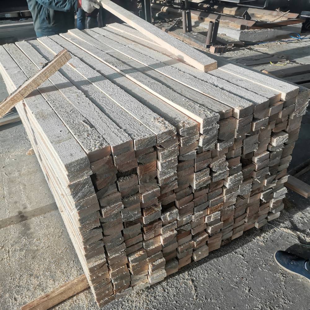 木板材木条白松云杉原木河北博野建筑工地用3米58木方3米图片