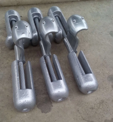 高压线上的这些小东西是用来干啥的？