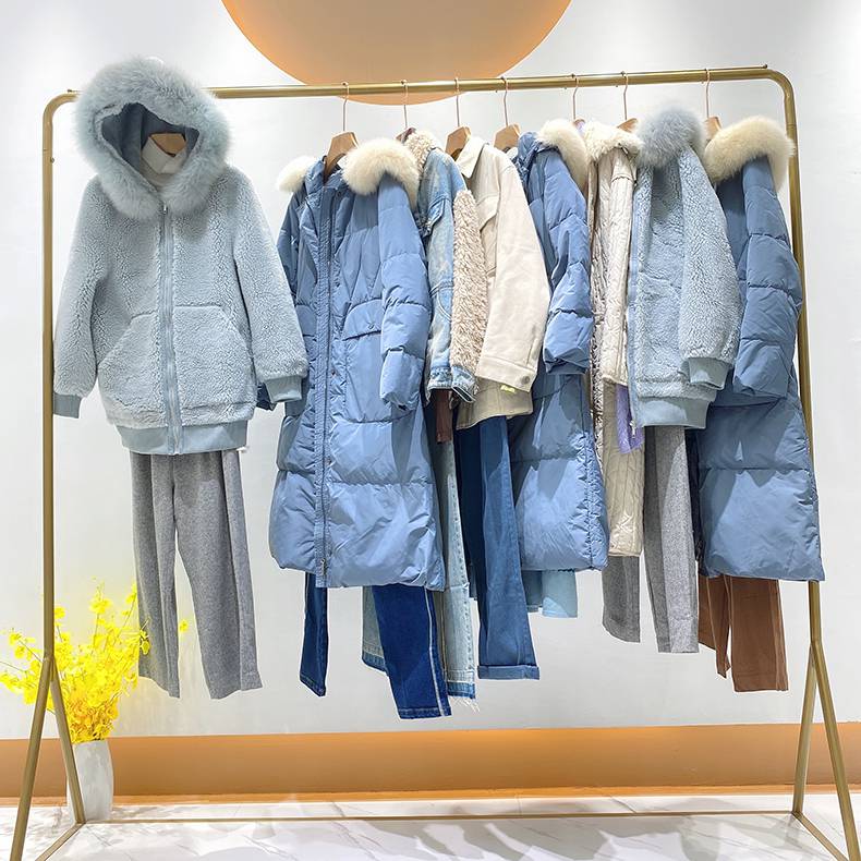 城市丽人女装品牌折扣羽绒服供应链休闲直播冬装服装货源批发甘肃兰州