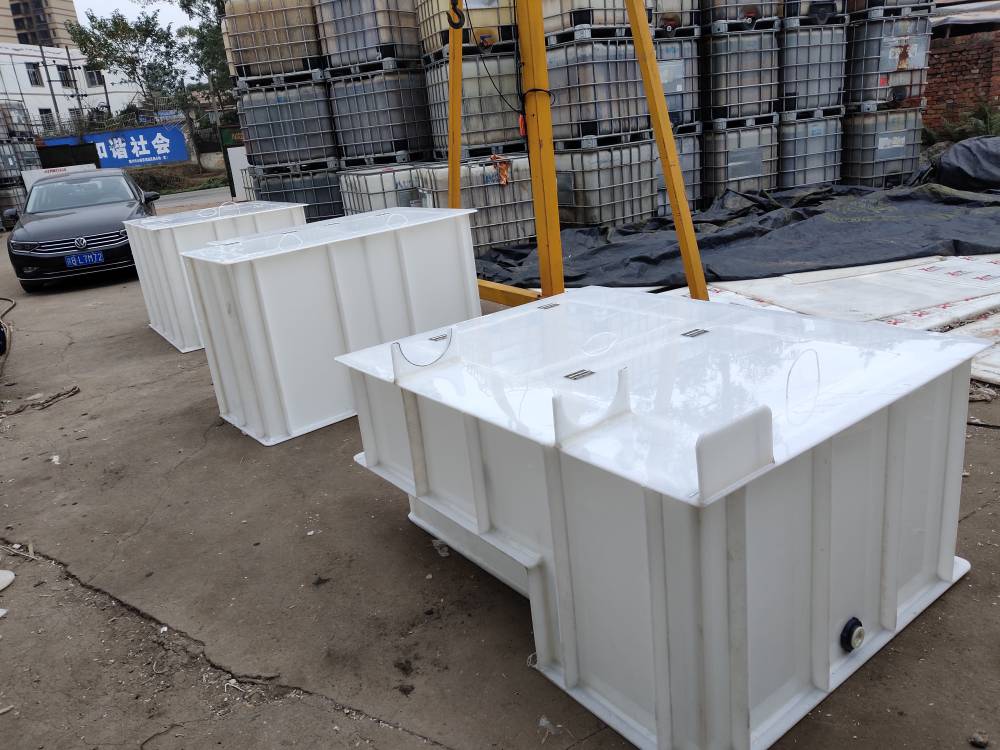 天水定制鱼箱玉门定做塑料鱼箱临夏拉鱼水箱合作小货车鱼罐皮卡车鱼车