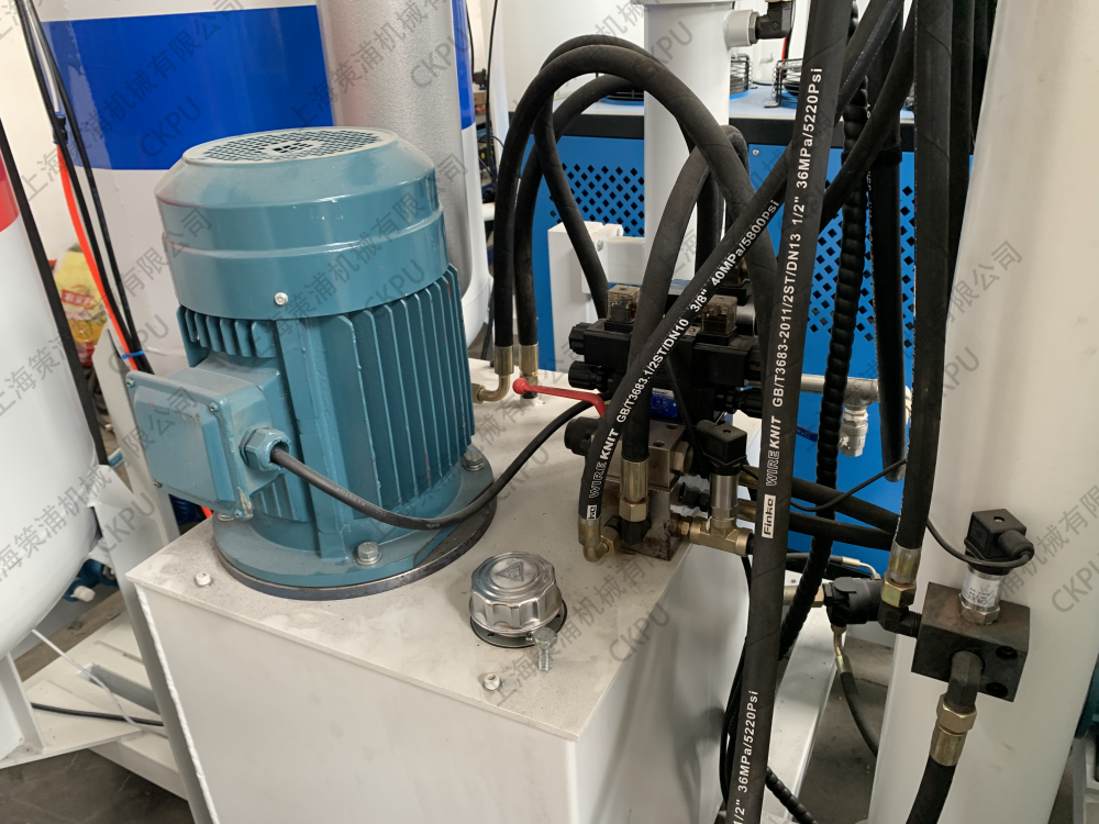 【苏州 pu发泡石皮设备 小型发泡机 热水器保温填充设备】价格_厂家