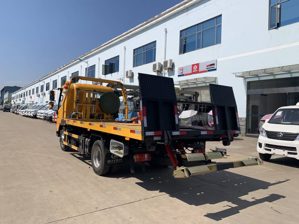 蓝牌重汽道路救援车平板一拖二板车事故救援拖车