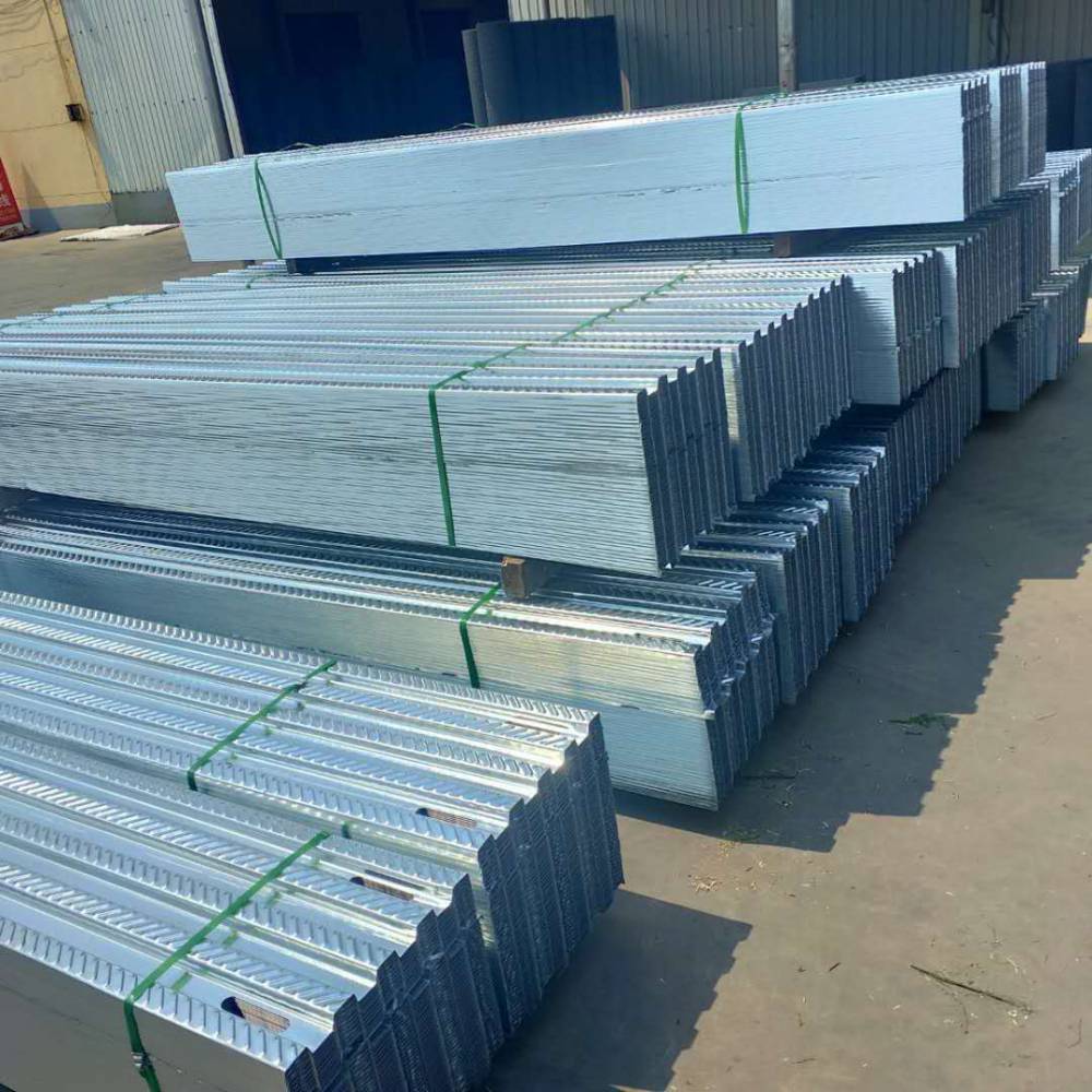 供应建筑热镀锌钢跳板河北帅腾防滑防火钢跳板冲孔钢跳板