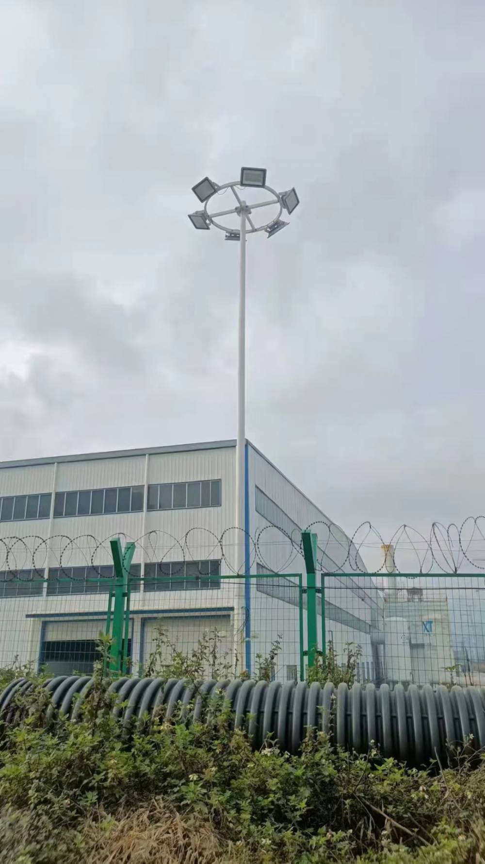 桂林叠彩2*200w球场照明灯杆 照明球场灯杆整体镀锌哪有卖