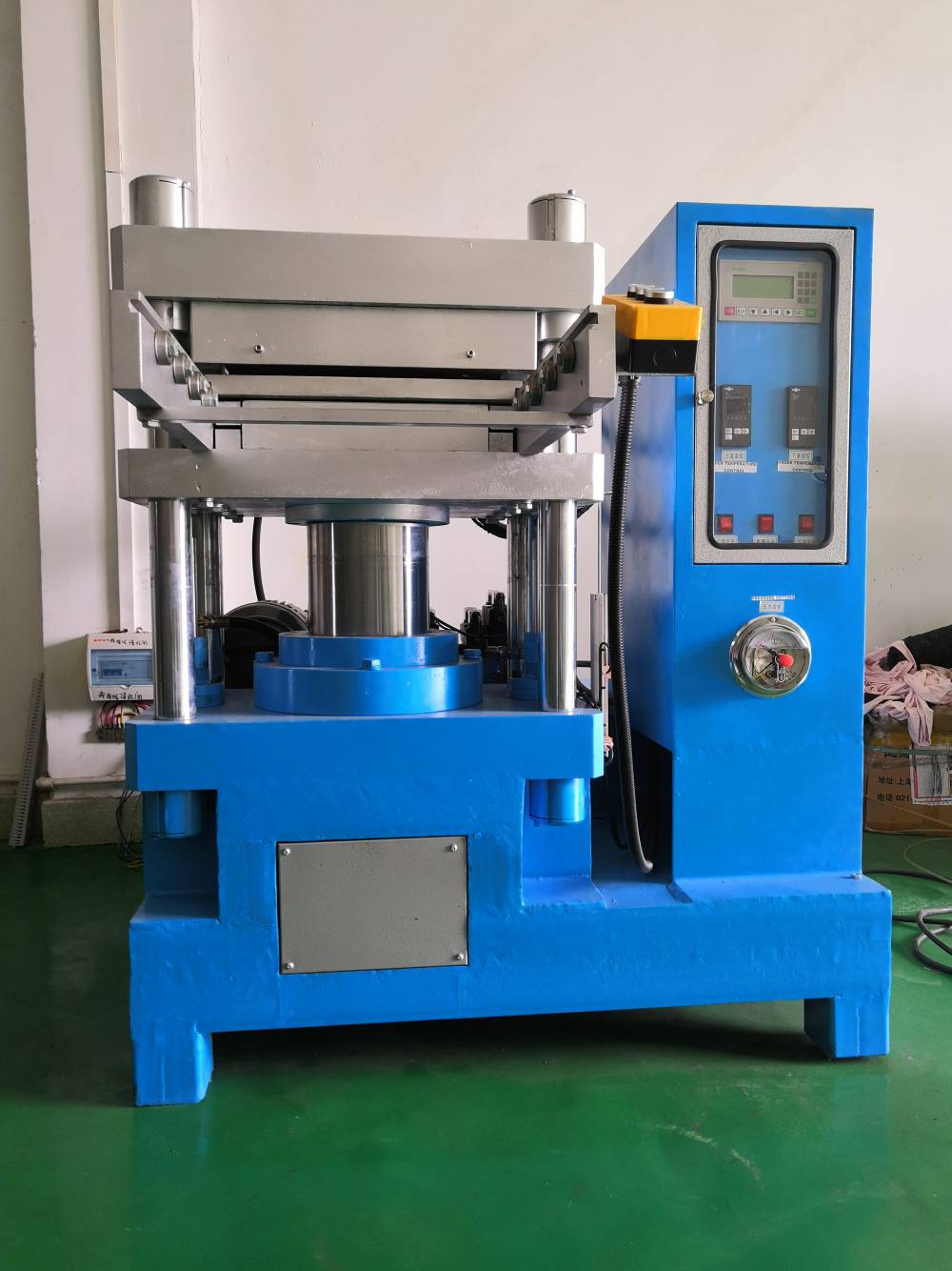 固态硅胶热压成型工艺硅胶热压成型机利鑫硅胶硫化机设备品牌