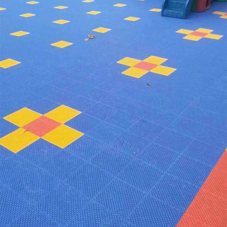 悬浮地板幼儿园室外塑胶防滑地垫户外篮球运动场地悬浮式拼装地板