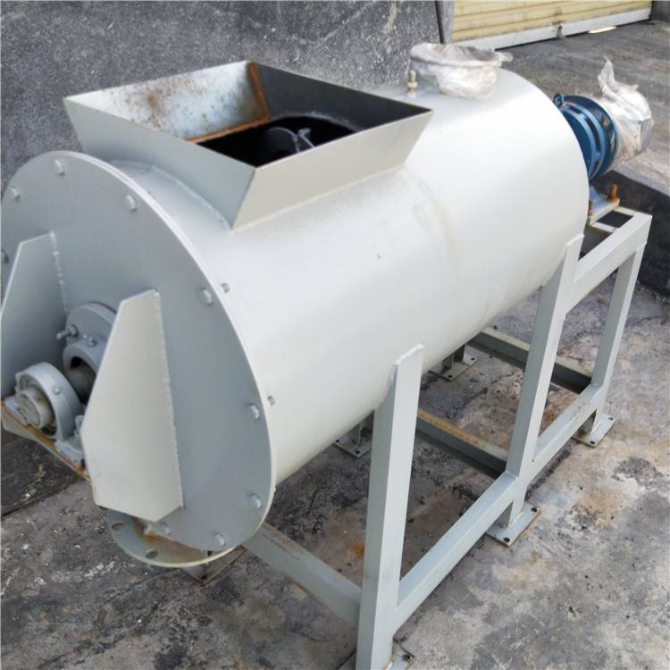 中磨厂家制造槽型混料机木屑颗粒搅拌机卧式双螺带槽型混合机