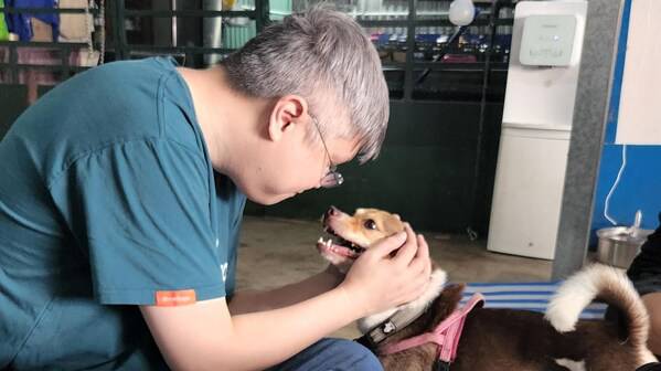 Adam, Sales Director of Vantage Markets, create positive social impact through meaningful, hands-on volunteer work