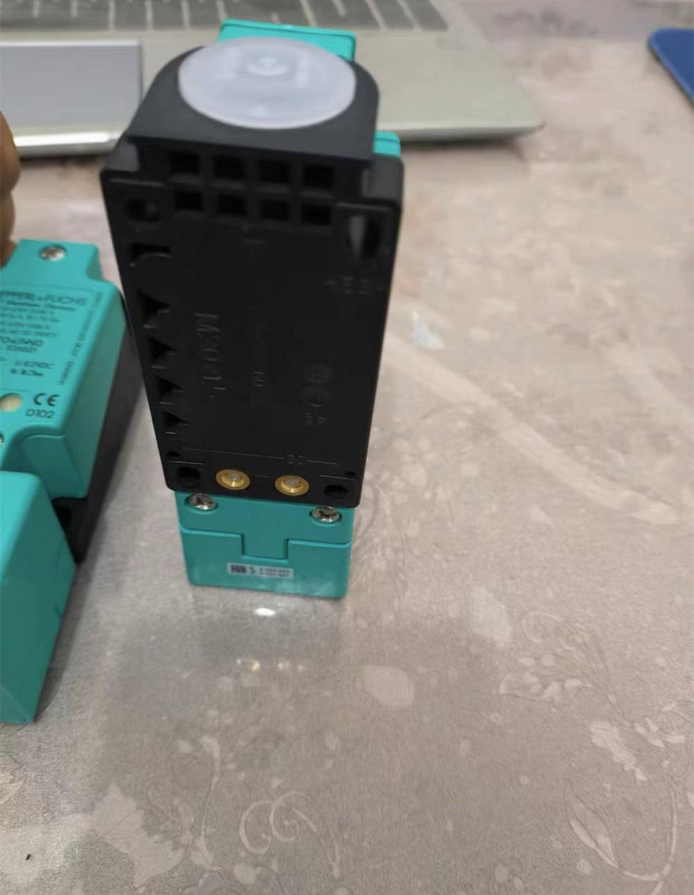 图尔克接近开关ni8m18liu光电开关