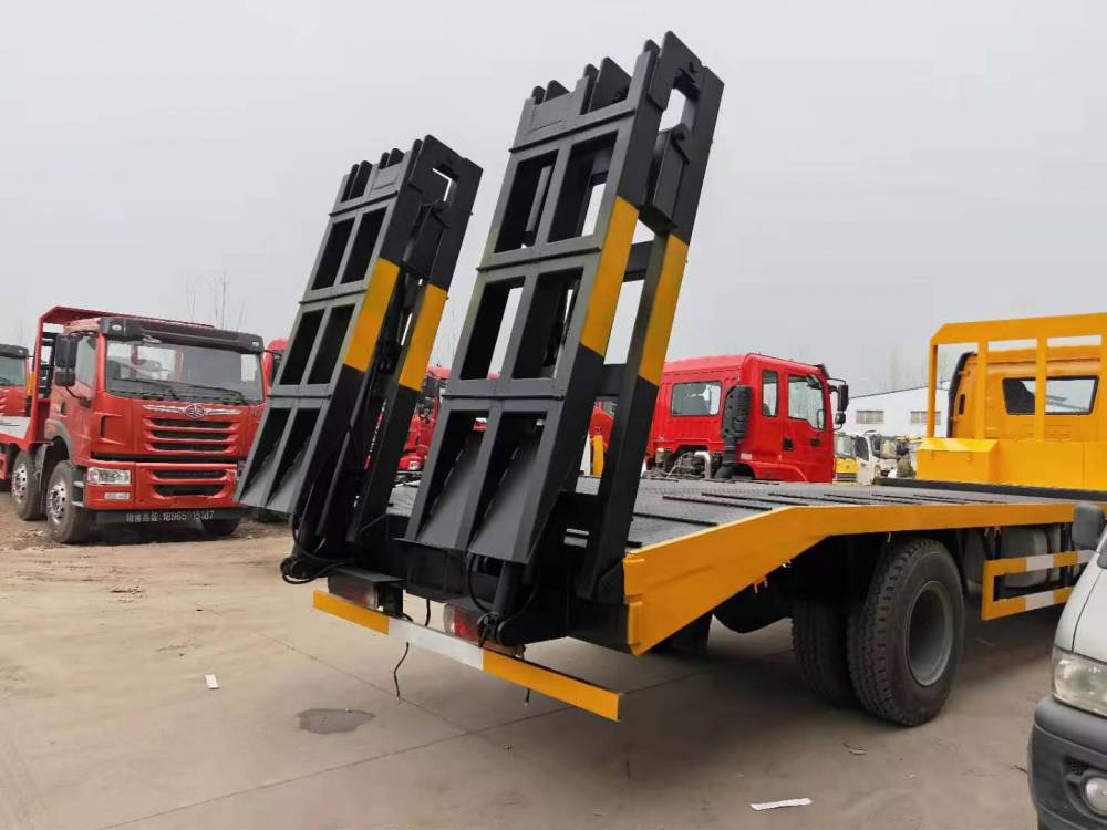 解放小三轴顶管机拖车30l压路机拖车叉车拖车旋挖机拖车