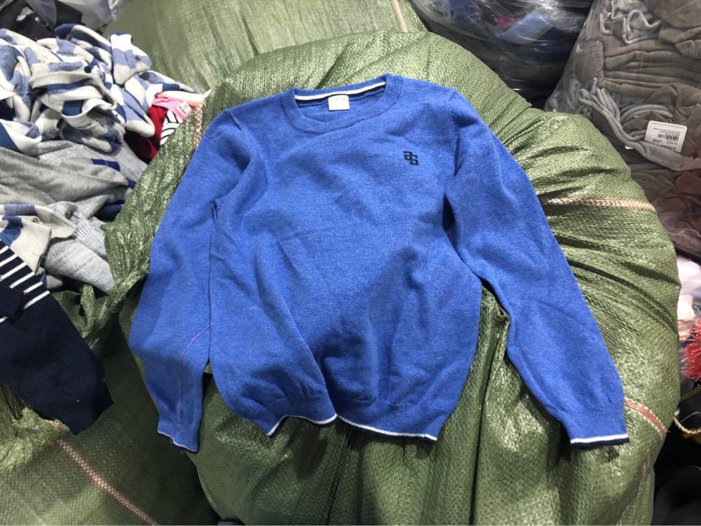 海南三亚织里潮童圆领针织毛衣便宜童装库存毛衣网购衣服***