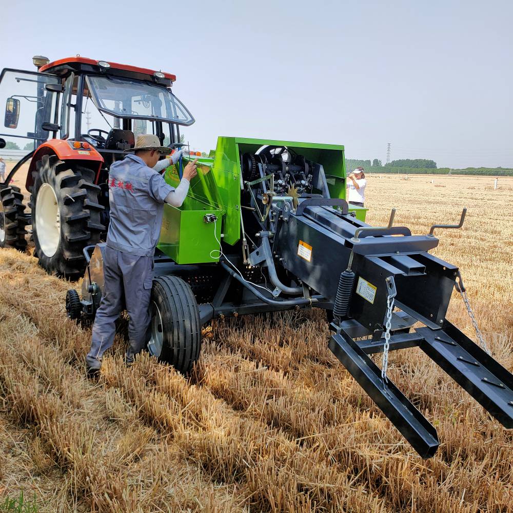 自动捡拾打捆机视频自走式秸秆打捆机产地拖拉机带动