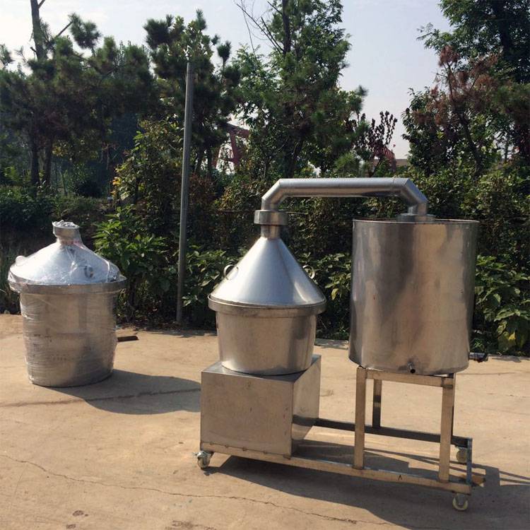 100斤的白酒酿酒设备多少钱一套价格，100斤的白酒酿酒设备多少钱一套