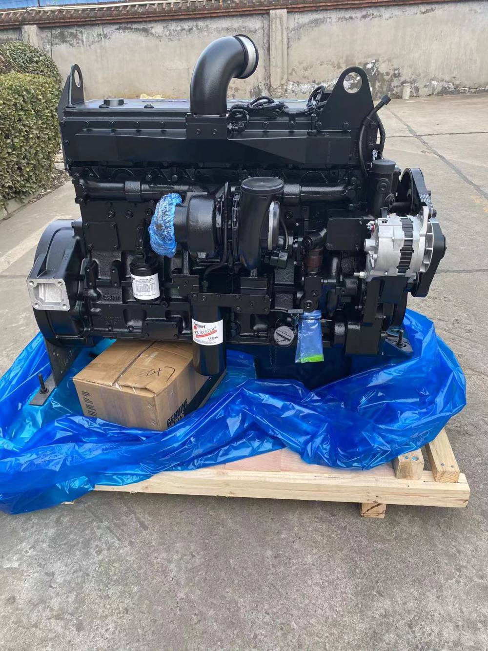 现代r485lc9t物料装卸机康明斯qsm11再制造发动机图片