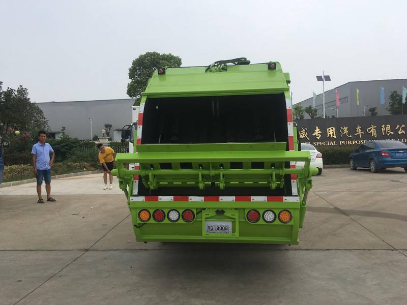 压缩垃圾车