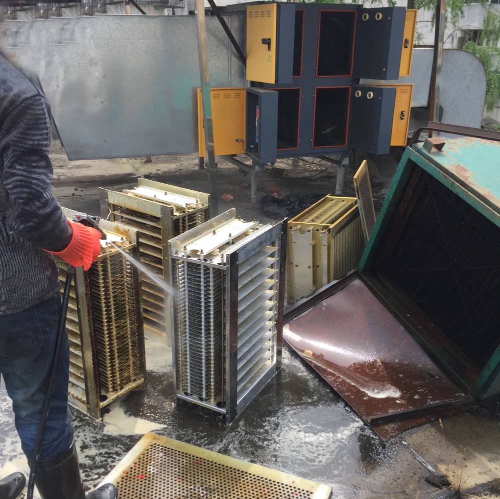 成都油烟净化器清洗四川抽油烟机风机净化器烟罩风管清洗餐饮灶台清洗