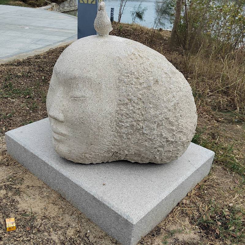 抽象花岗岩雕塑芝麻白人物50厘米高公园石雕装饰品