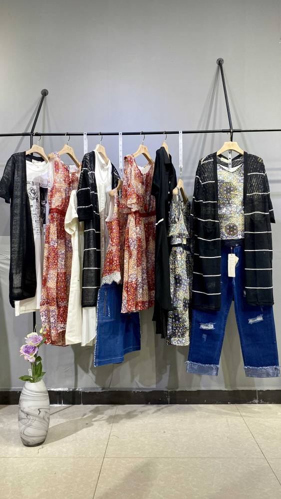 休闲时尚品牌女装歆艾2020夏装大码棉麻女装货源折扣走份库存批发外套