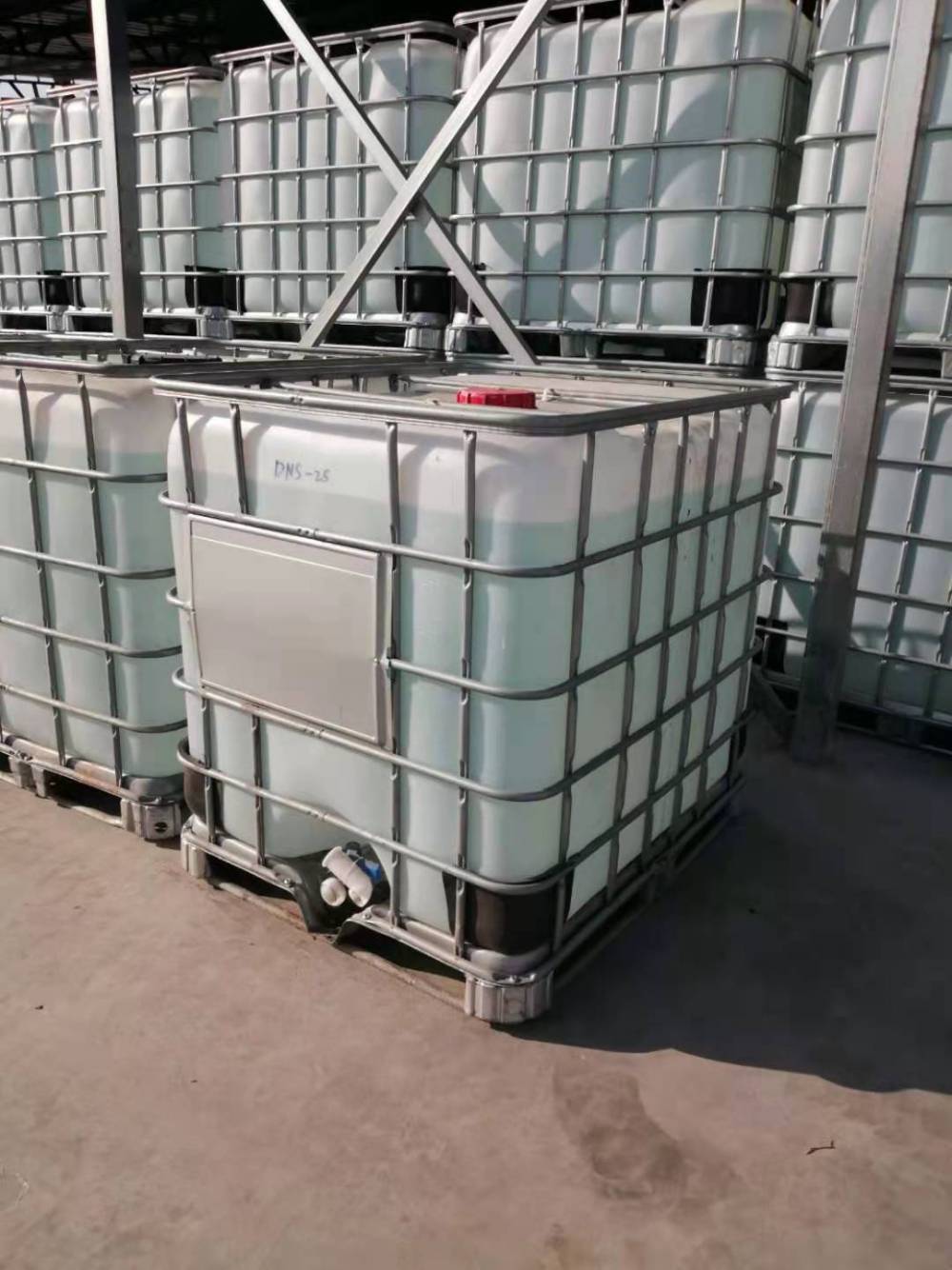 抚顺车用尿素厂家蔚蓝车用尿素溶液1吨桶装