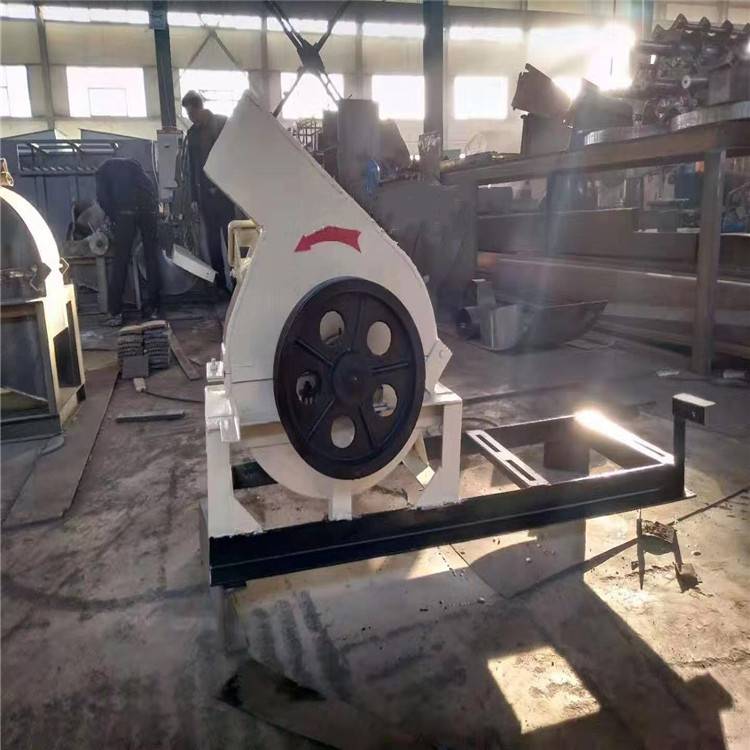 中磨杉木锯末粉碎机全自动木屑粉碎机边角料树枝粉碎机图片