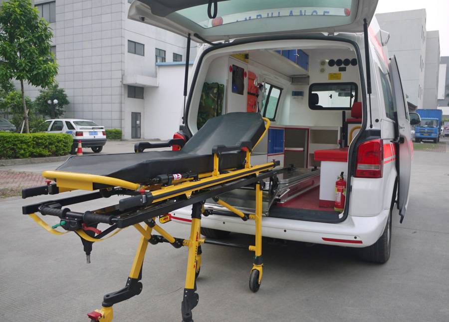 克拉玛依***急救车_大通长轴中顶***急救车_***人福祉车