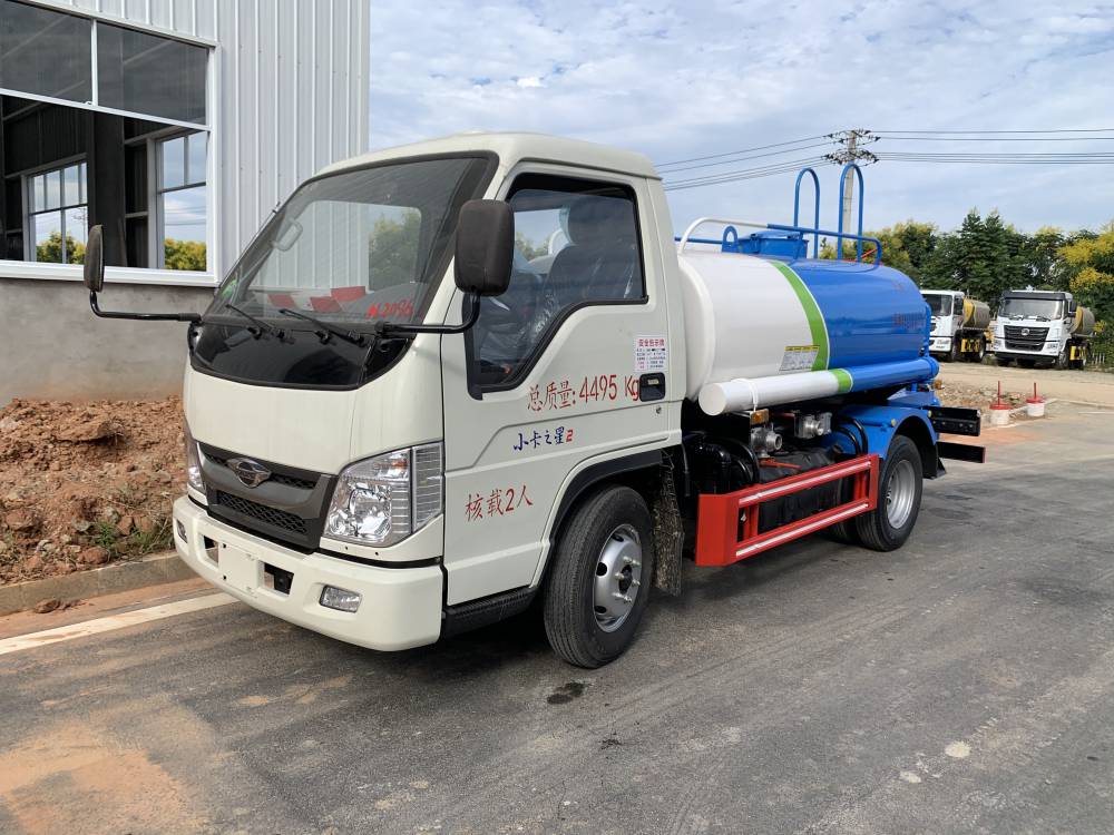 福田小卡之星2洒水车小型蓝牌2方洒水车