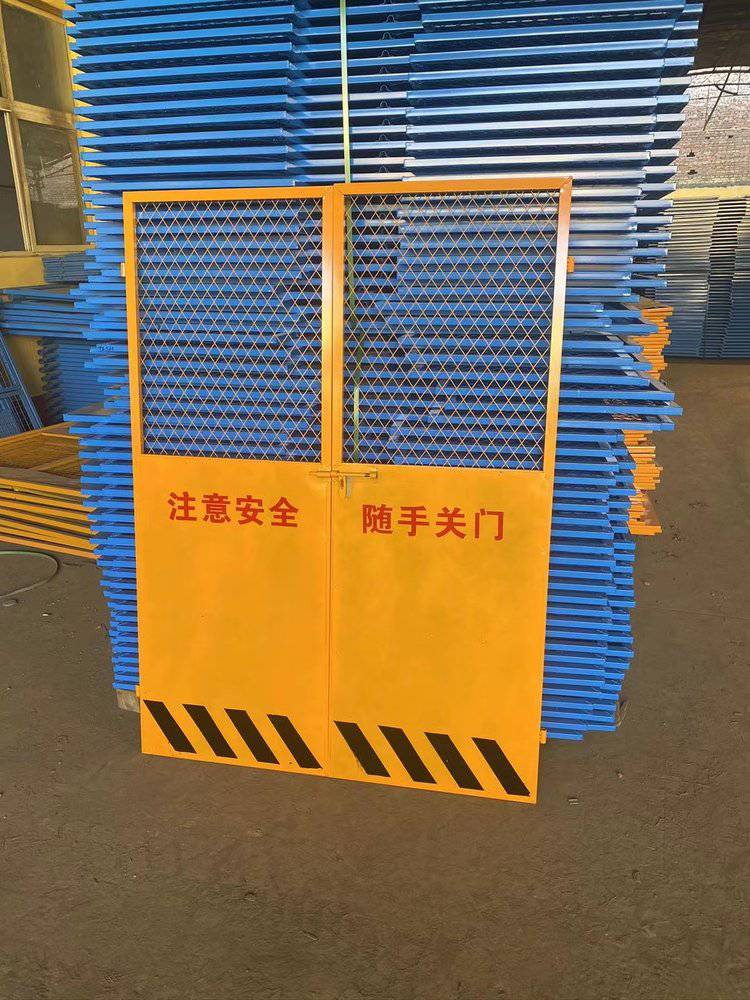 工地井口电梯门电梯口防护栏电梯门围栏巨增供应