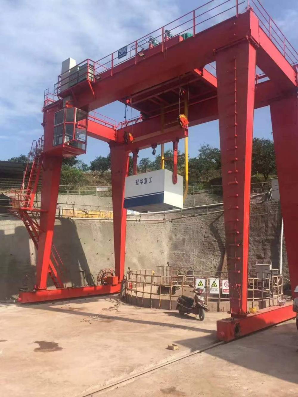 建筑机械>起重机>河南信阳***出租大型龙门吊5吨10吨20吨30吨50吨等等