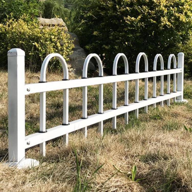 pvc花坛护栏九星教堂草坪护栏定制南阳绿化带隔离栏单价