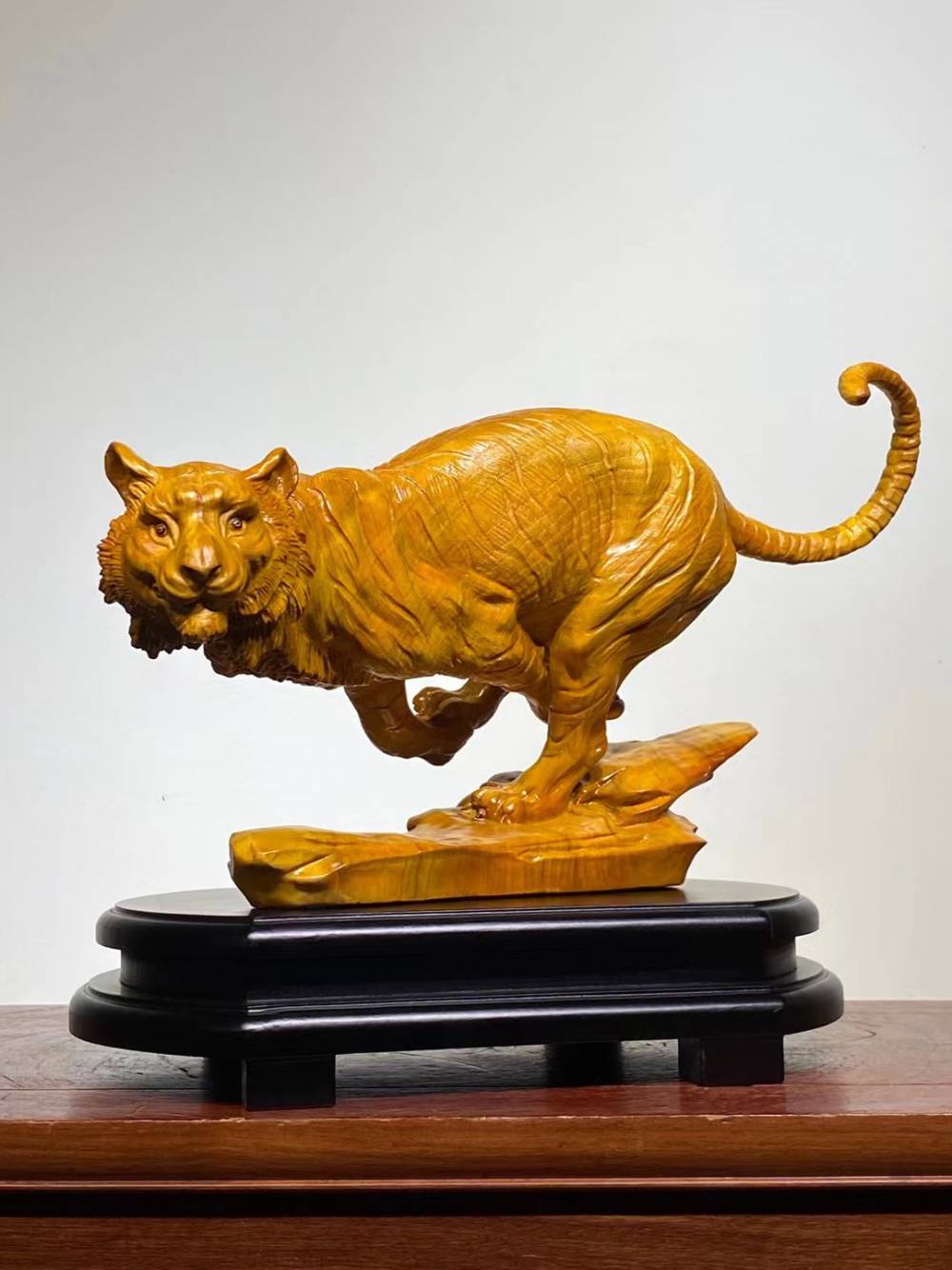 香樟老虎狮子动物摆件根雕十二生肖木雕酒托熊大