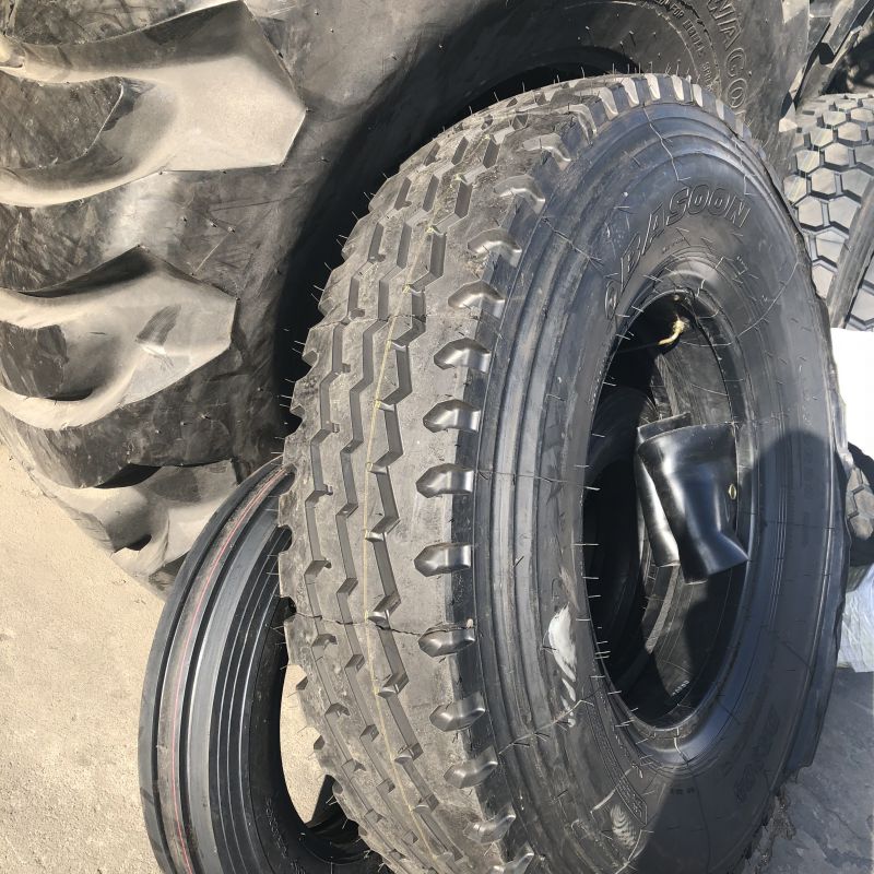 70吨吊车起重机轮胎1200r241200r24双喜三线花纹