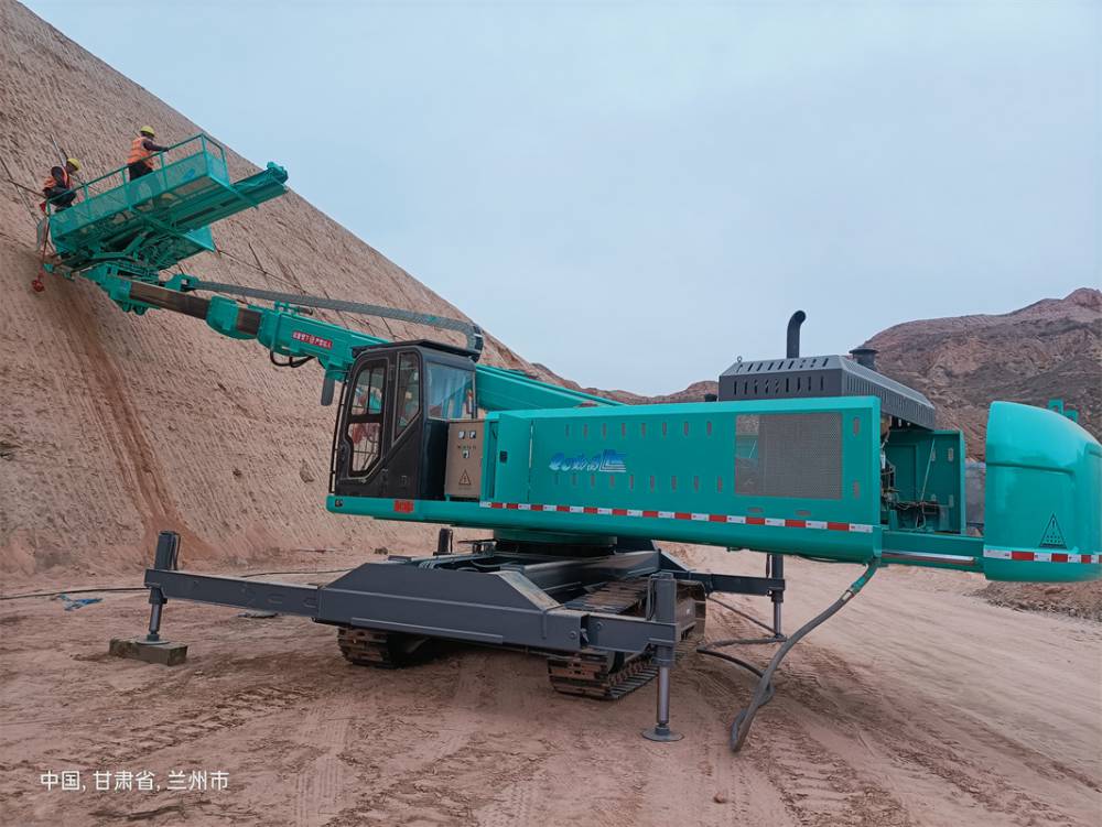 高举20米矿用锚杆钻机护坡锚固钻机双臂隧道钻机