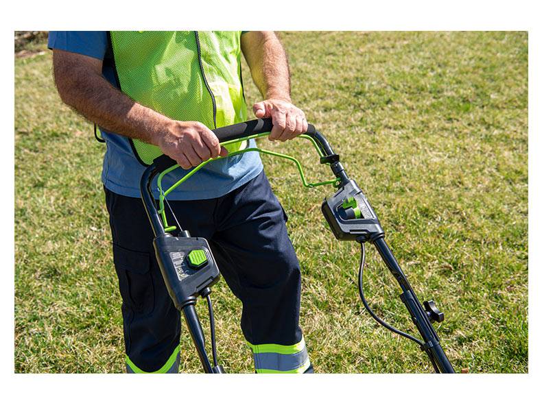 机械>格力博草坪机82lm21s草坪机82v锂电池手推自走式大功率草坪修剪