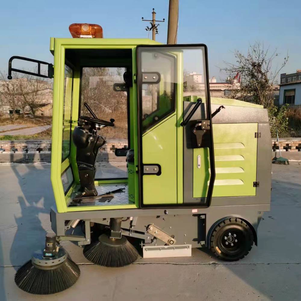 电动新能源驾驶式扫路车小区物业校园多功能电动扫路车一机多用省事