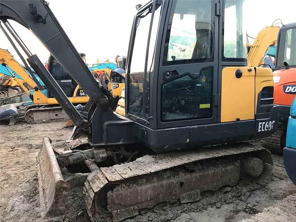 转让二手挖掘机沃尔沃60c个人二手沃尔沃60挖掘机二手60小挖机图片