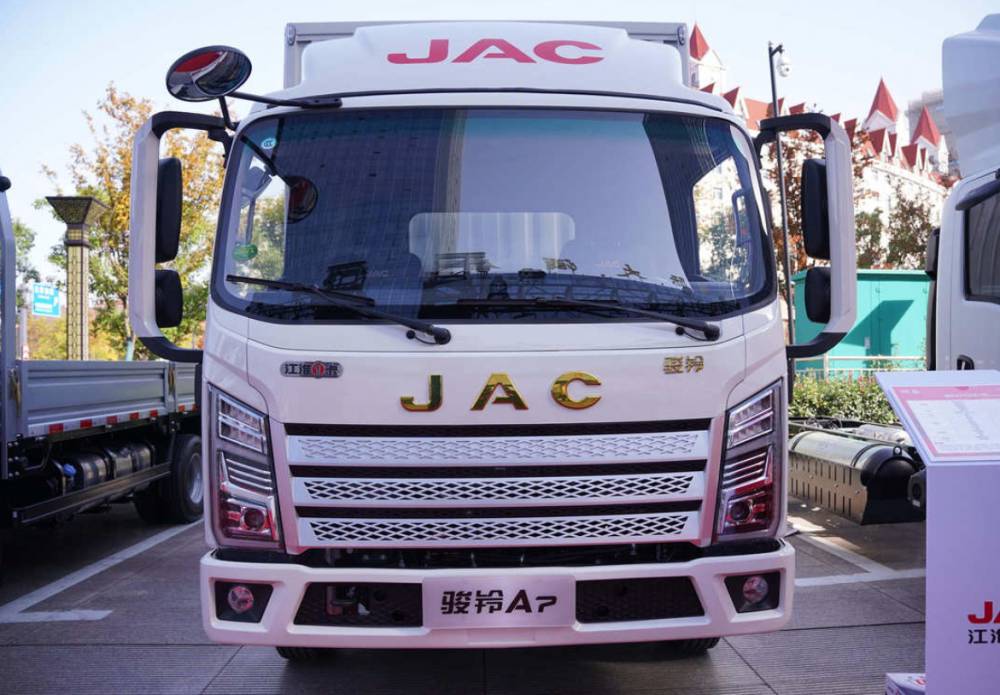 江淮 骏铃新款A7 170马力 4米2单排厢车 蓝牌 篮板 轻卡