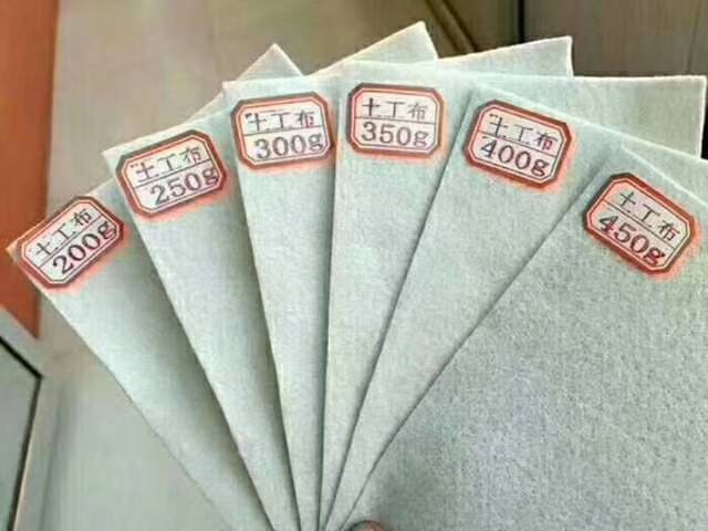 防护土工布 过滤无纺长丝聚酯土工布 非织造透水涤纶布