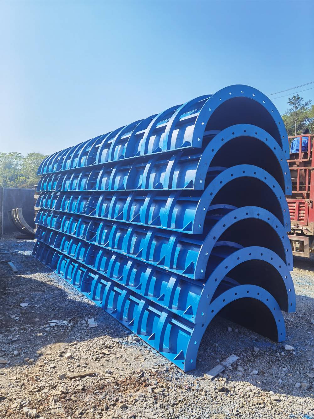 孝感市圆柱模钢模板安全梯笼爬梯盘扣架平模租赁销售回收