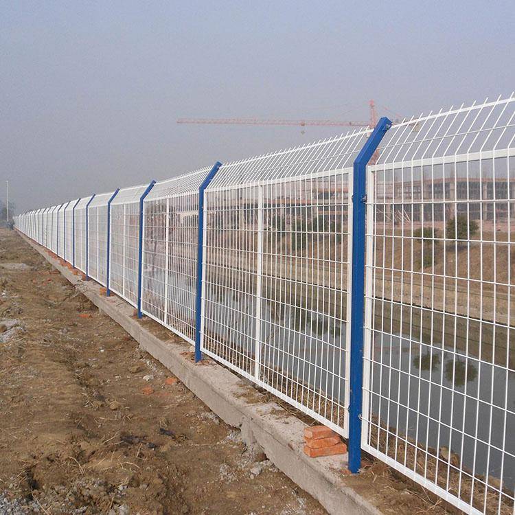 框架护栏网 价格合理 公路护栏网 万泰