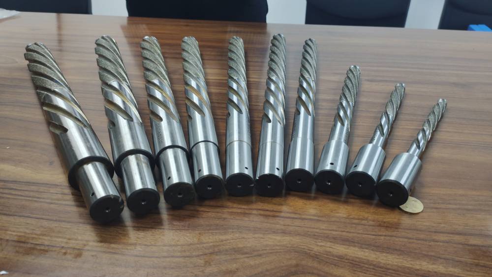 航空航天行业用珩磨内孔金刚石珩磨铰刀寿命长华菱超硬