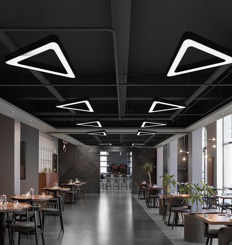 省美三角形吊灯造型室健身房商场超市工业风灯具亮化工程