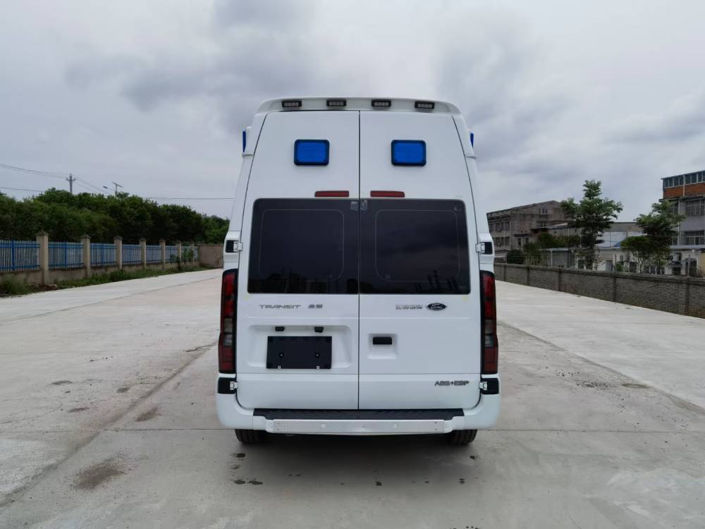新全顺v348监护型救护车福特双负压医疗救援车