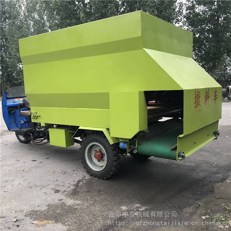 吉林牛场饲料抛喂车 加厚钢板定制三轮撒料车