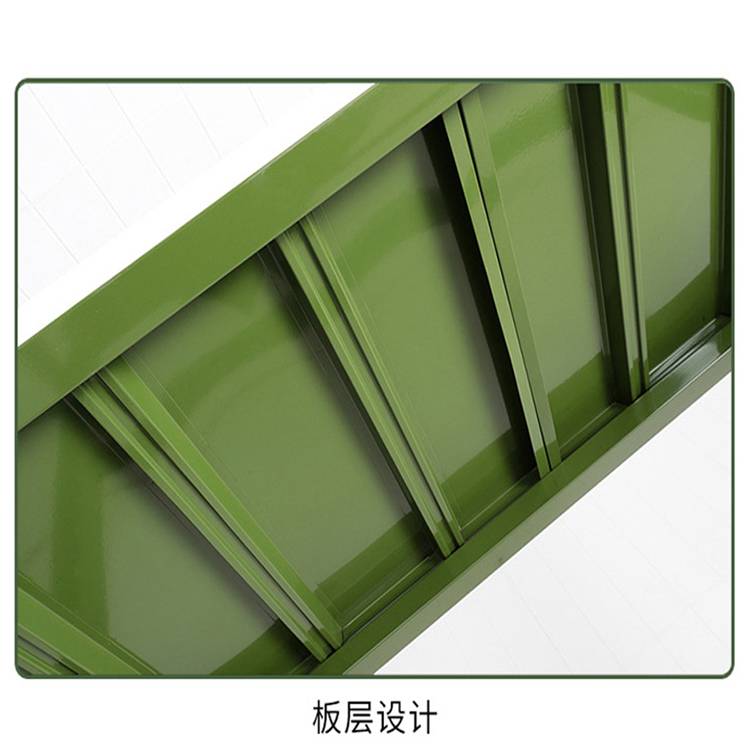 军绿色货架可移动仓库货架盾牌背包摆放货架