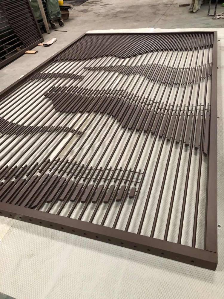 【内蒙古定制地产室外金属创意景墙‖不锈钢氟碳喷涂景墙山形格栅】价