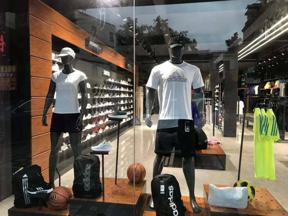 adidas阿迪达斯耐克正品折扣店招商***